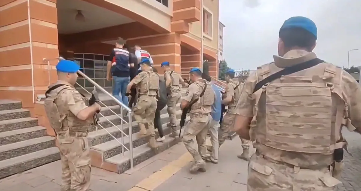 DEAŞ’a Yönelik 18 İlde Dev Operasyon: 39 Gözaltı
