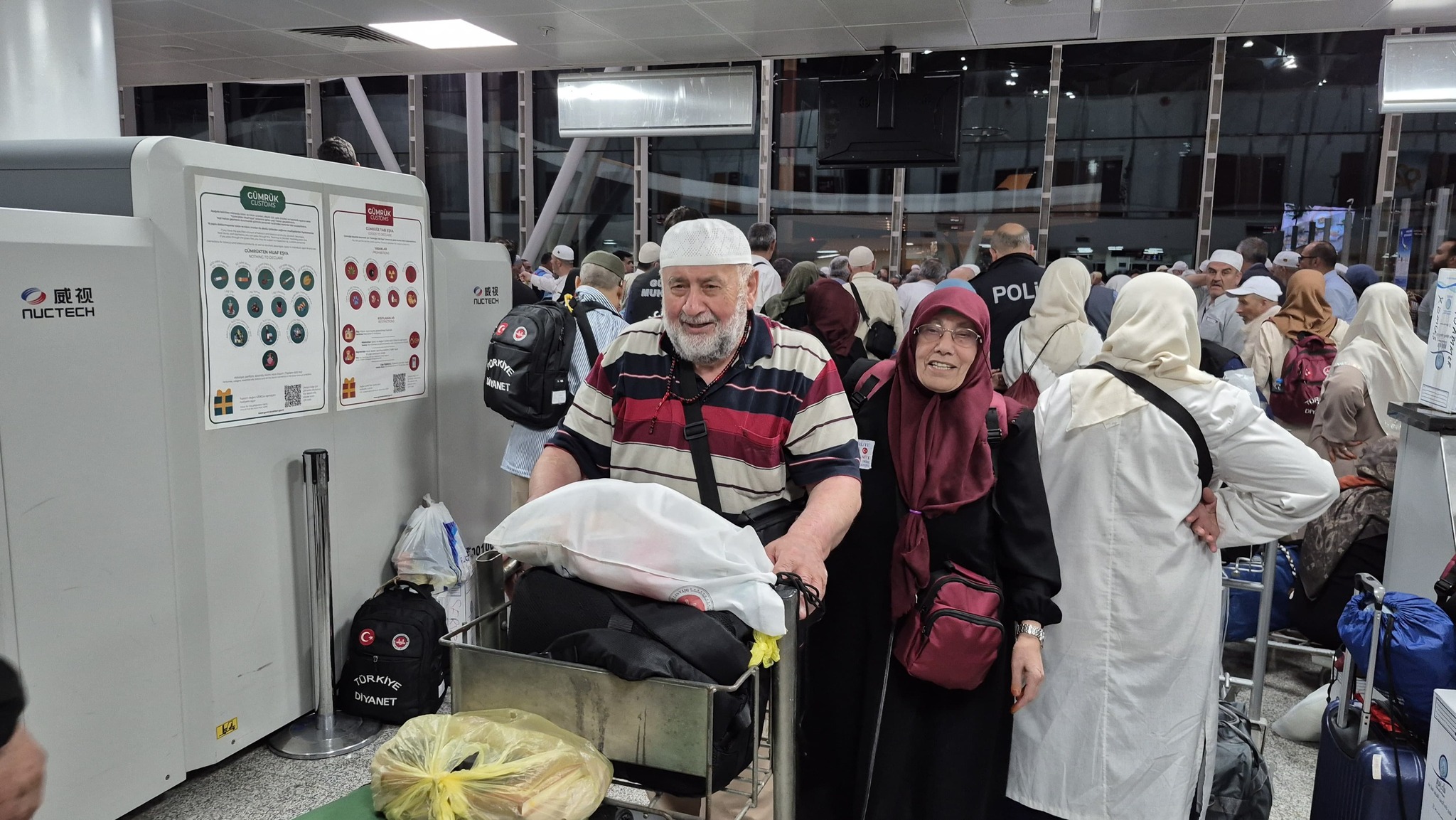 Sivaslı Hacılar Yurda Dönmeye Başladı