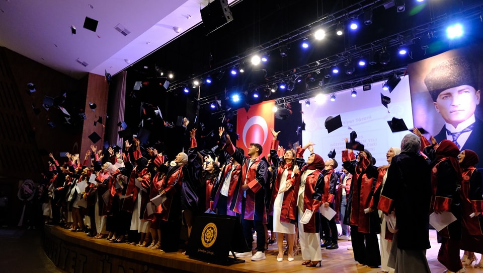 Sivas'ta Geleceğin Sağlıkçıları Kep Attı