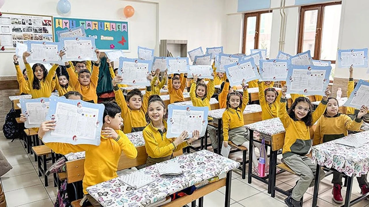 Yaklaşık 20 milyon öğrenci yarın yaz tatiline girecek