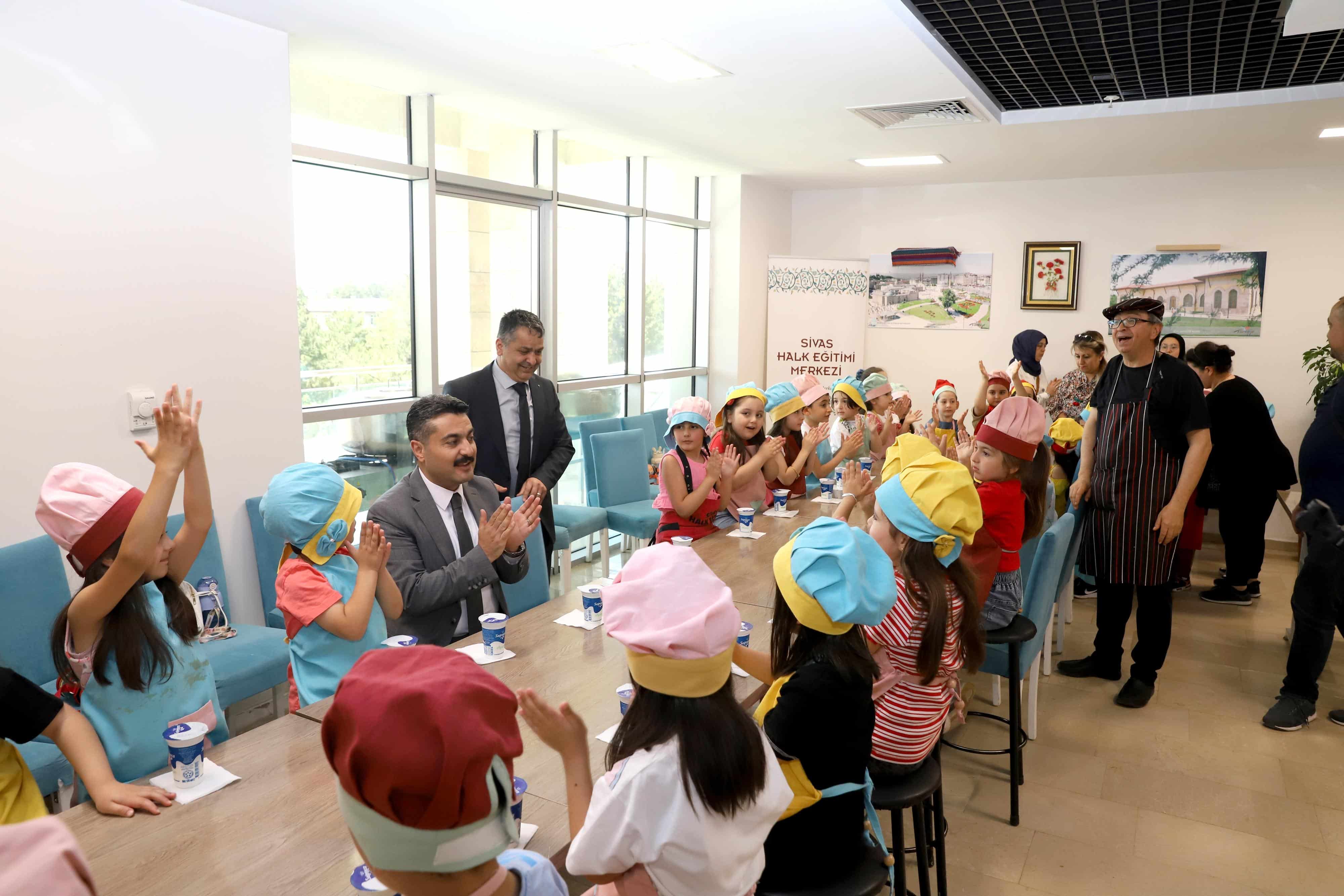 Sivas'ta Minik Ellerden Büyük İşler