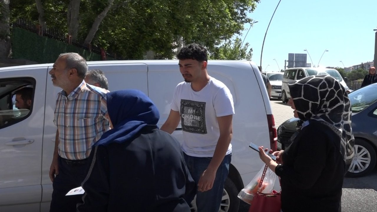 YKS'ye geç kalan genç, gözyaşlarını tutamadı