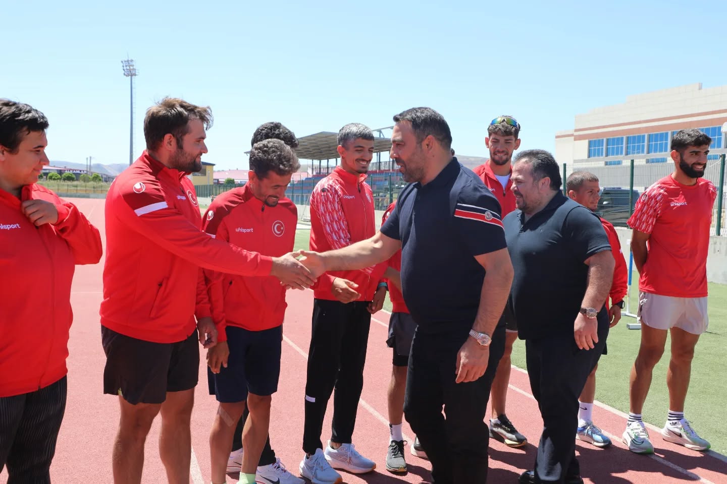 Yerlikaya’dan Sivas’taki Milli Sporculara Moral Ziyareti