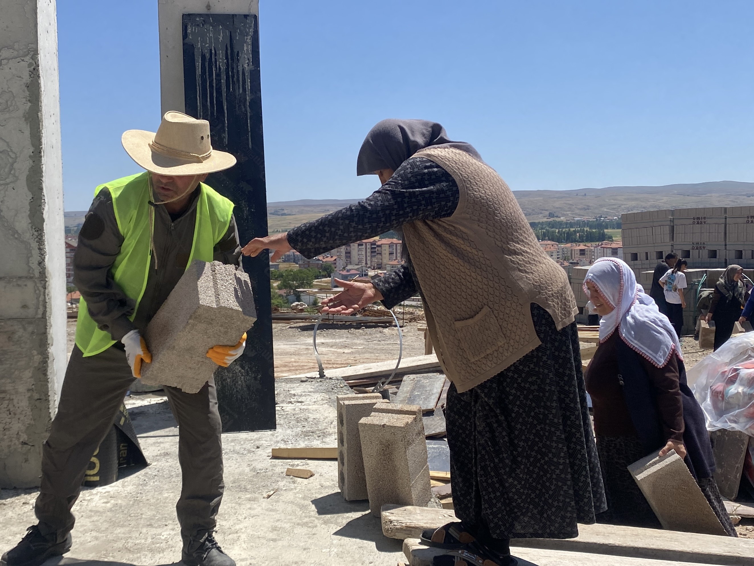 Sivas'ta İmece Usulü Cami İnşaatı
