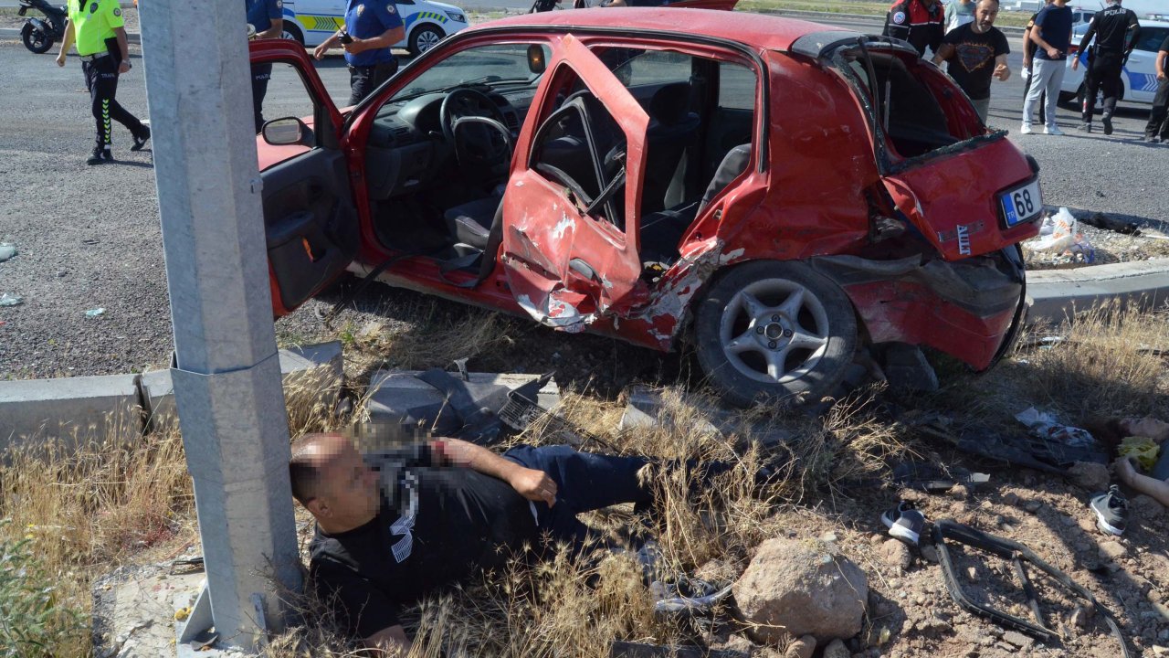 YKS'ye giderken kazada ölen anne son yolculuğuna uğurlandı