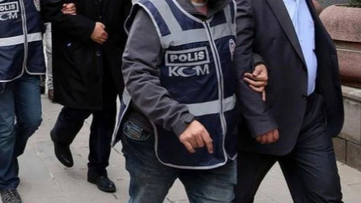 Sivas'ta FETÖ Yapılanmasına Darbe