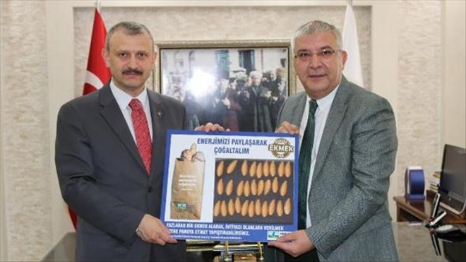 MÜFTÜLÜK ASKIDA EKMEK BIRAKMAYA ÇAĞIRIYOR