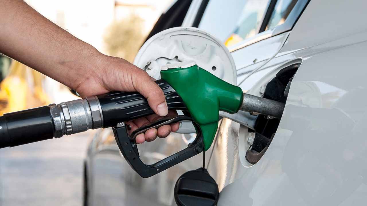 Arabası olanlar uygularsa yakıt tüketimi yarı yarıya düşüyor