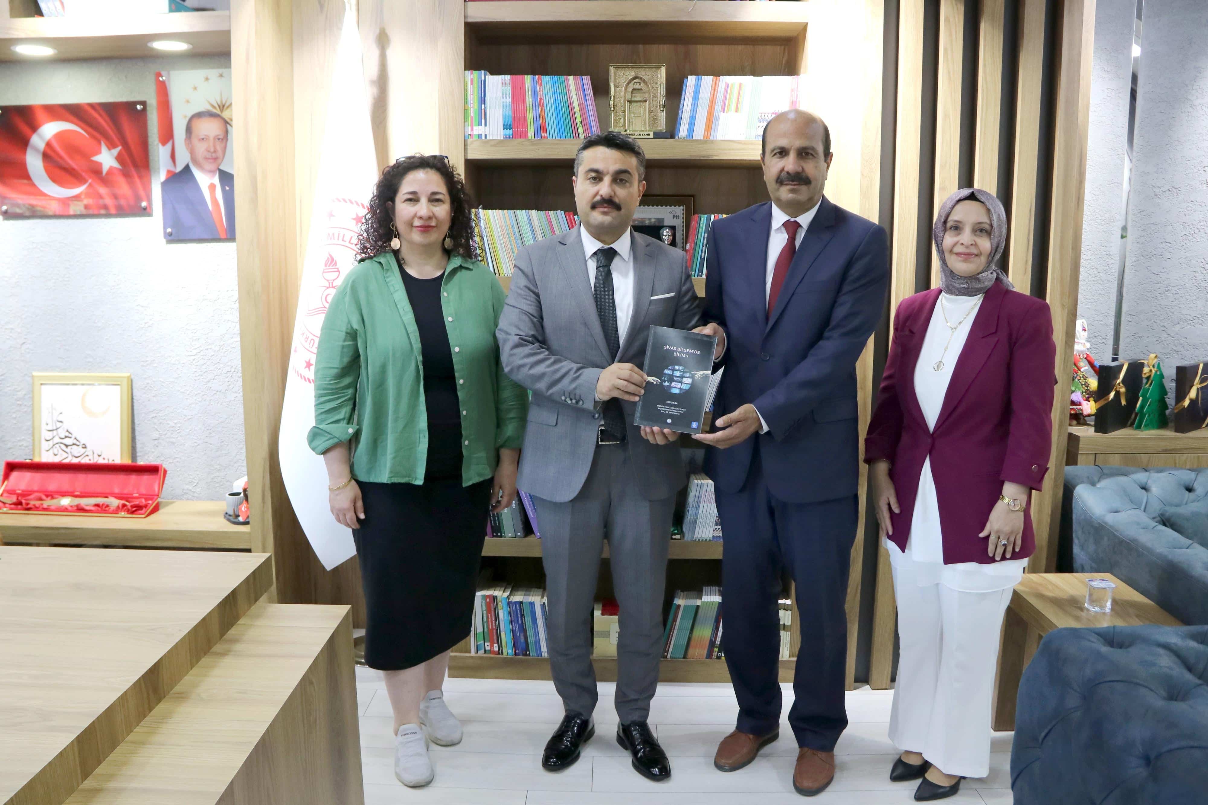 Sivas'ta 14 Öğretmen, 1 Kitap