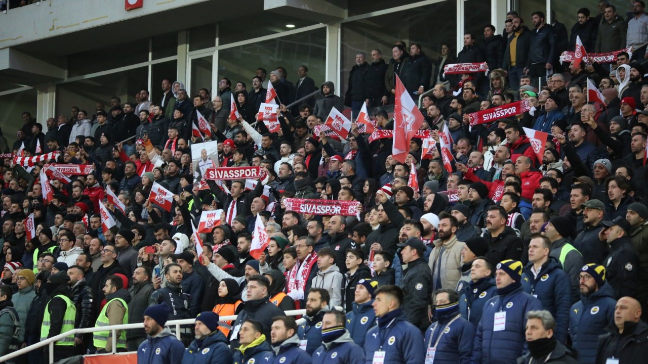Sivas'ta Futbolun Sessiz Çığlığı! Tribünler Boş Kaldı