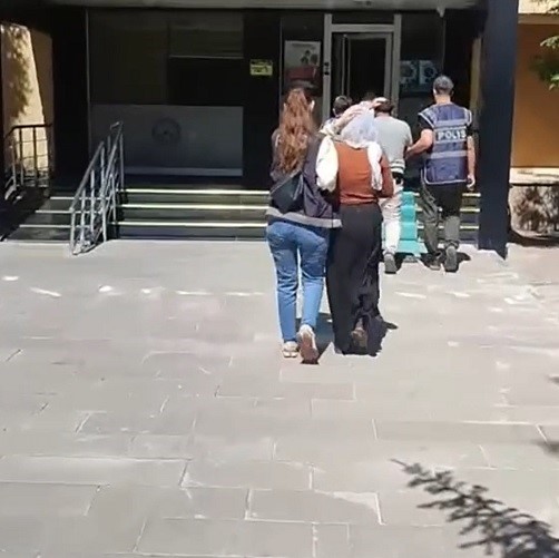 Bayburt'ta Hırsızlık Yaptılar Sivas'ta Yakalandılar