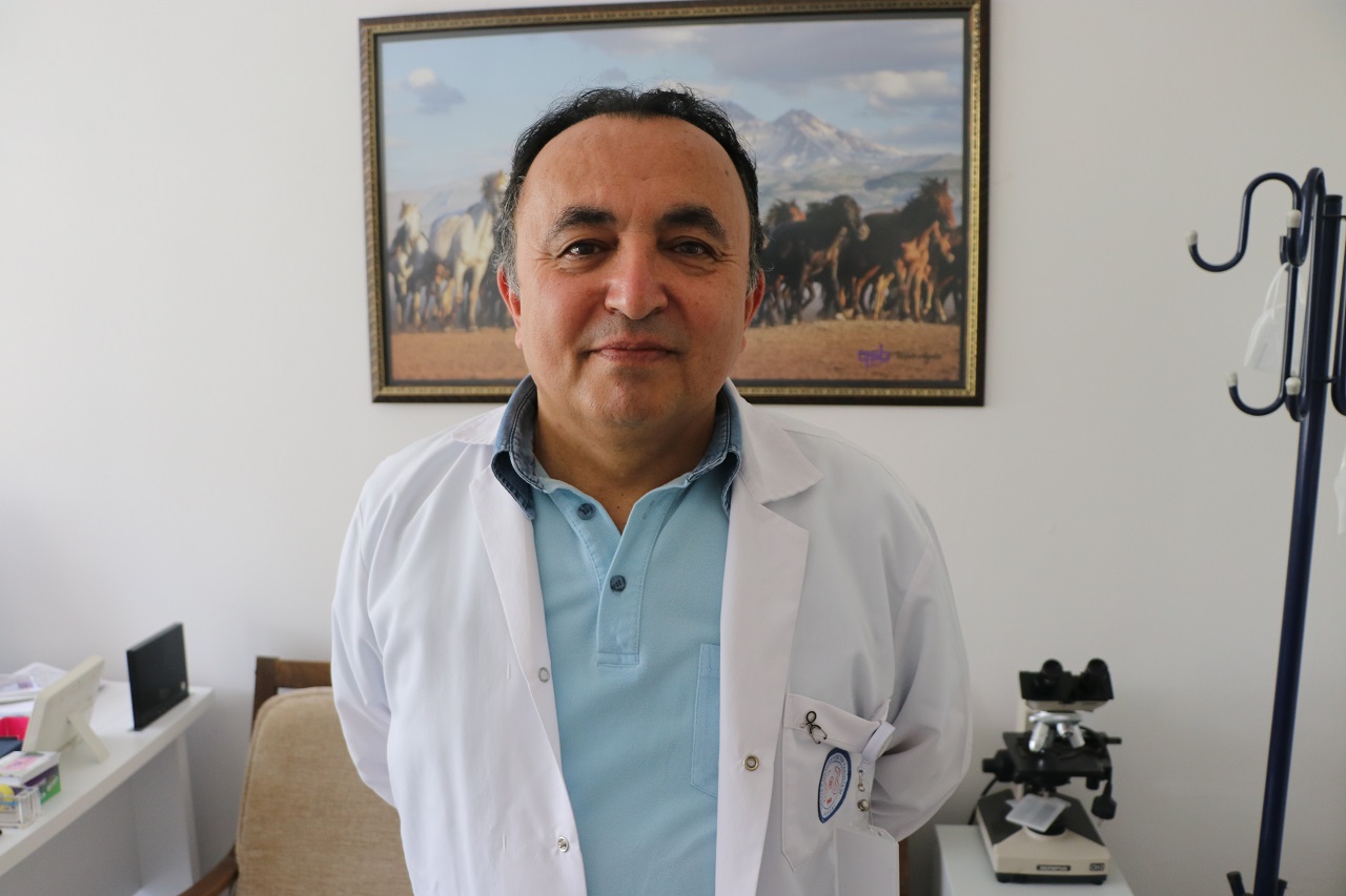 Göçmen kuşlar üzerlerinde kene getiriyorlar