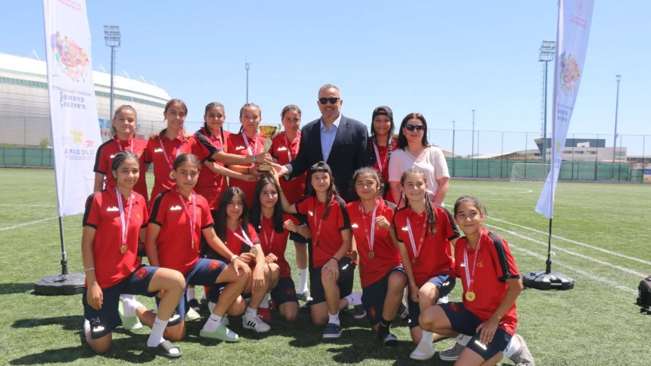 Sivas’ta Kızlar Futbol Şöleni