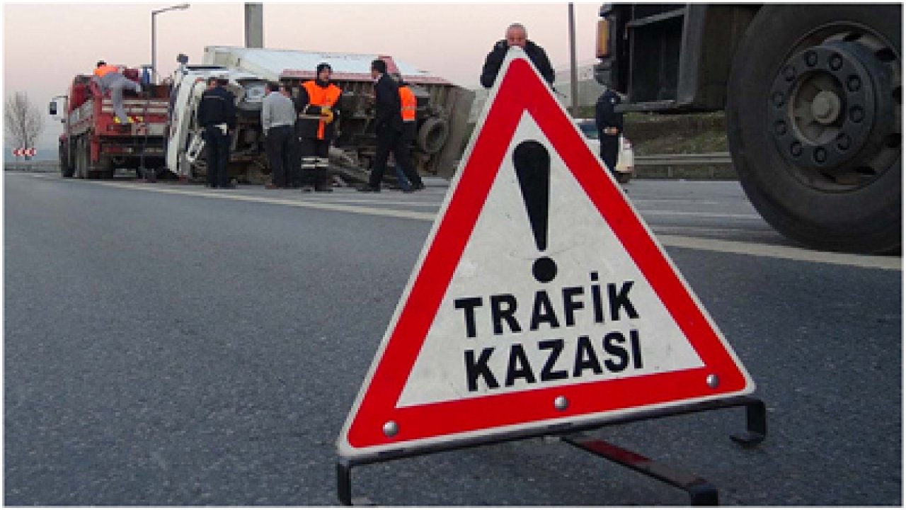 Sivas'ta Otomobil Devrildi:3 Yaralı