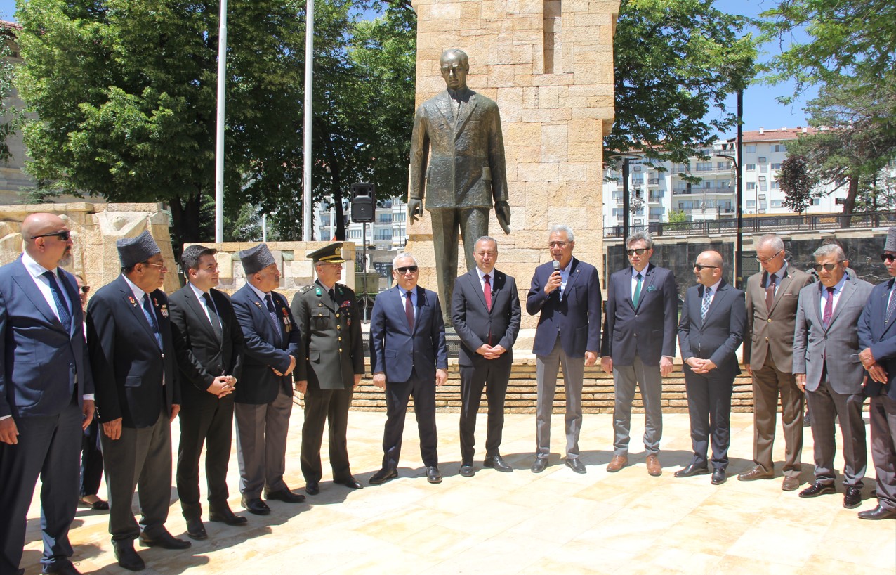 Sivas'ta Atatürk Anıtı’na Modern Dokunuş