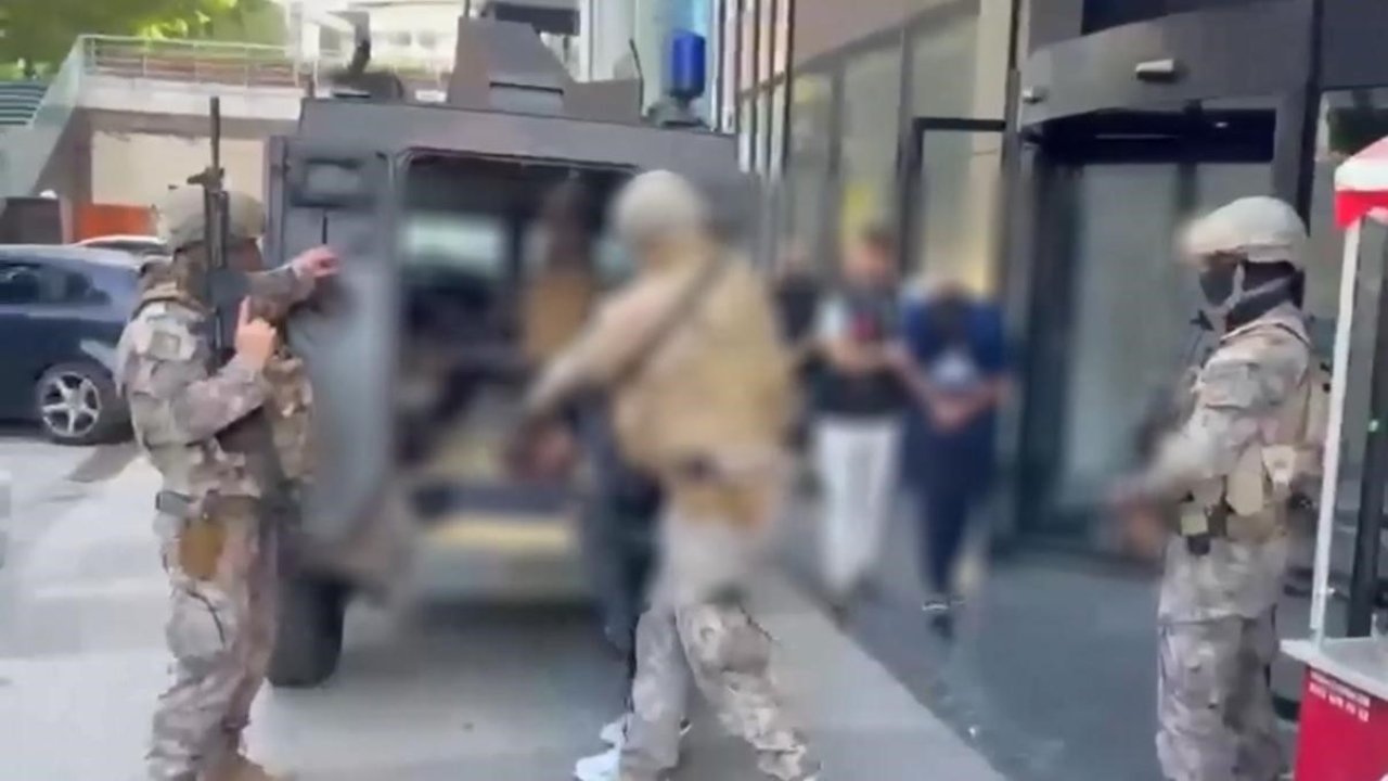 Sivas'ta Özel Harekat Destekli Akbaba Operasyonu