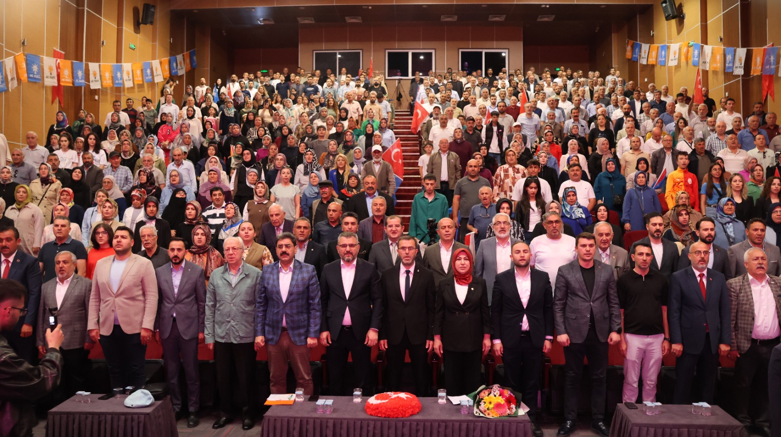 AK Parti Sivas'ta yol  haritasını belirledi