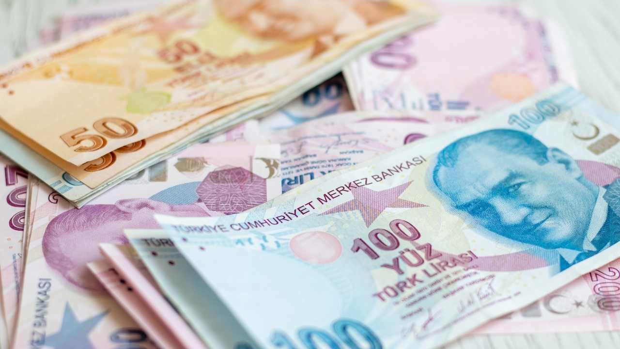 SSK ve BAĞ-KUR emeklilerine flaş destek geliyor! Kök maaşa özel çözüm