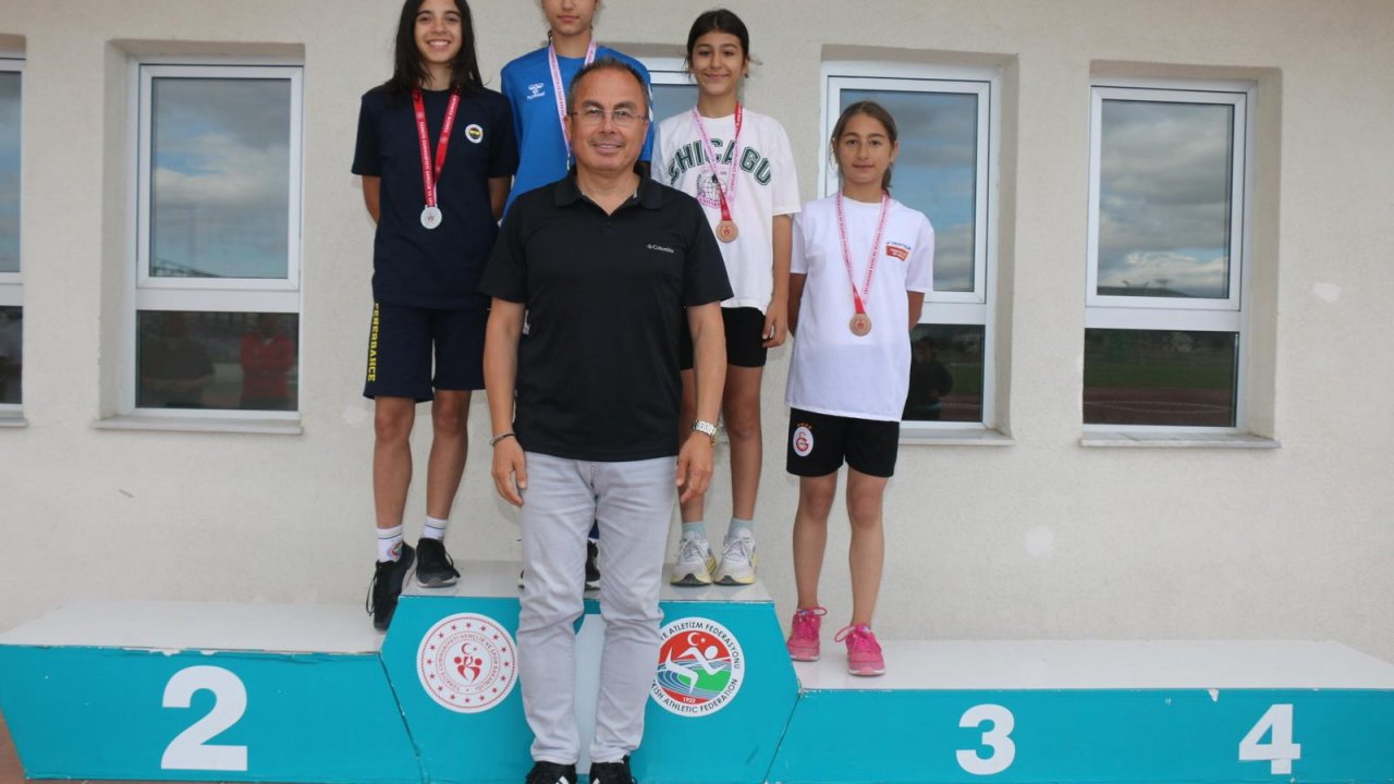 Sivaslı Genç Atletler Piste Damga Vurdu