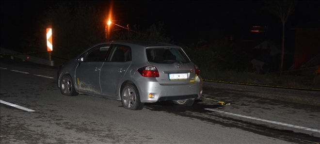 DUR İHTARINA UYMAYAN ARACA ATEŞ AÇILDI: 1 ÖLÜ, 1 YARALI