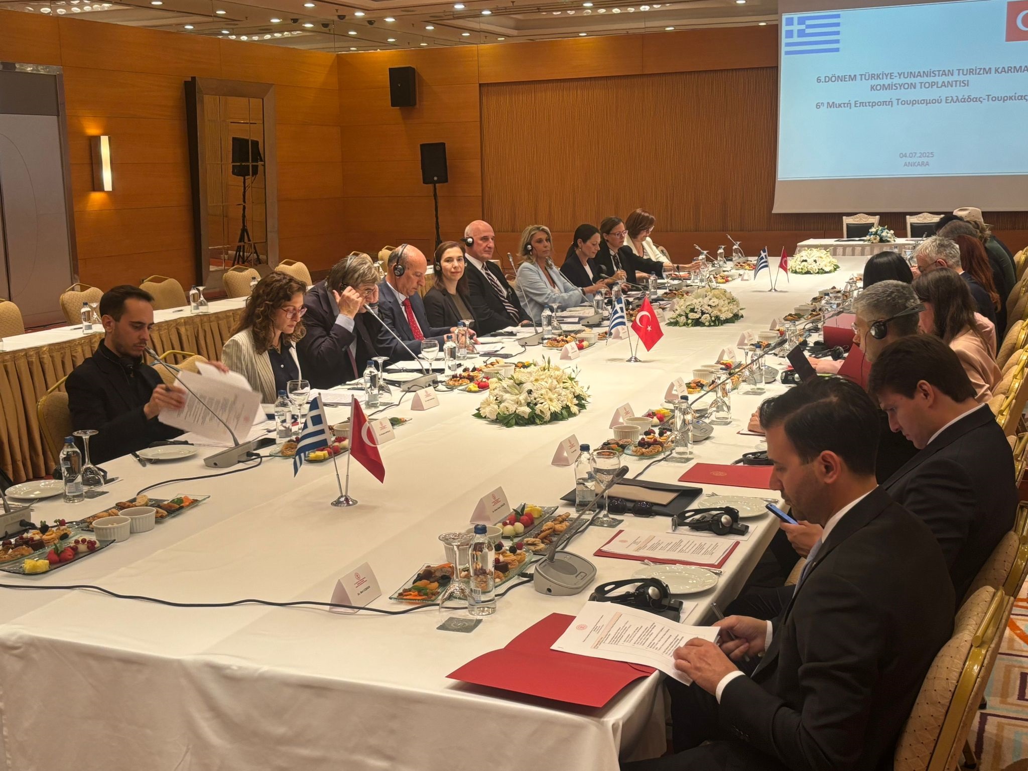 Türkiye’ye Yunanistan’dan Yoğun İlgi