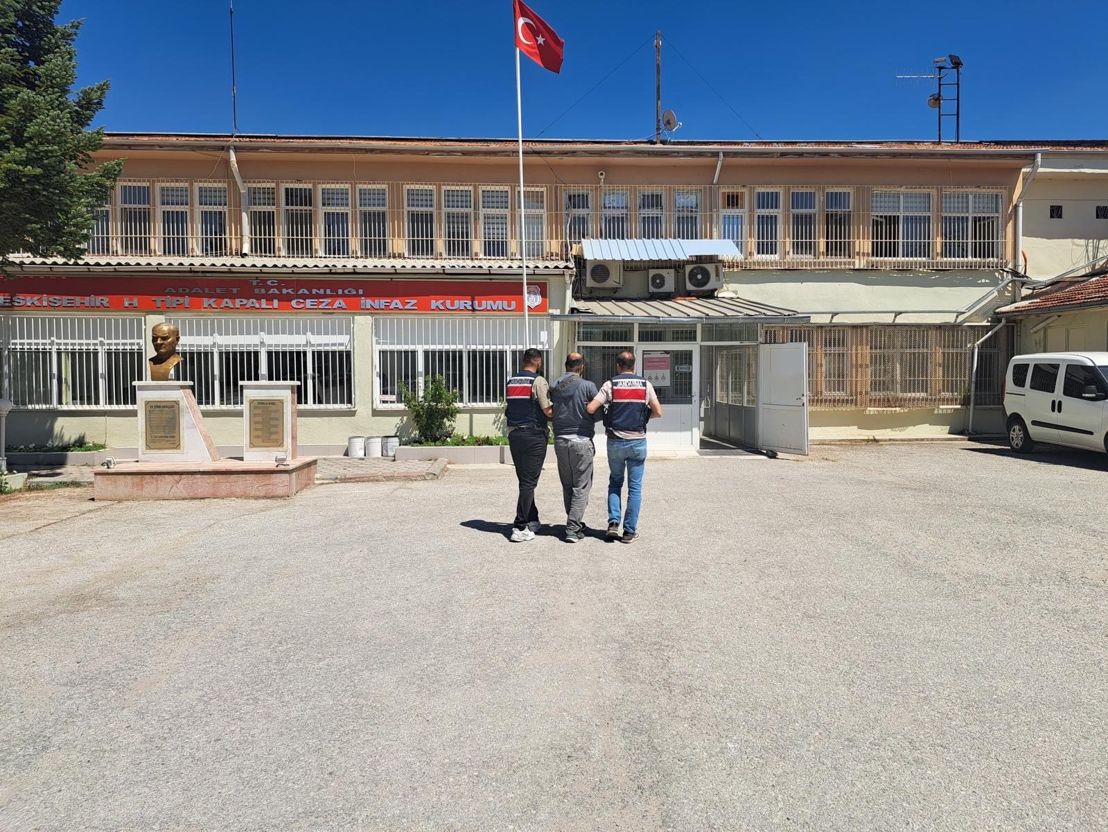 Kırmızı bültenle aranan terörist yakalandı