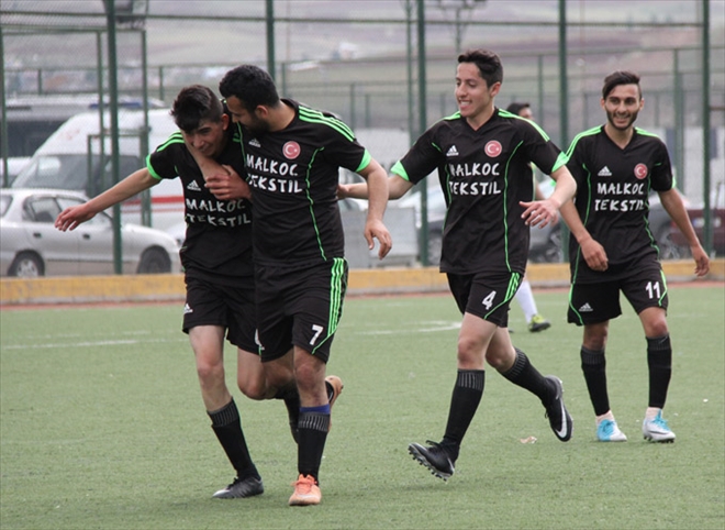 GÜRÜNŞAL, 3 MAÇTA 9 YAPTI