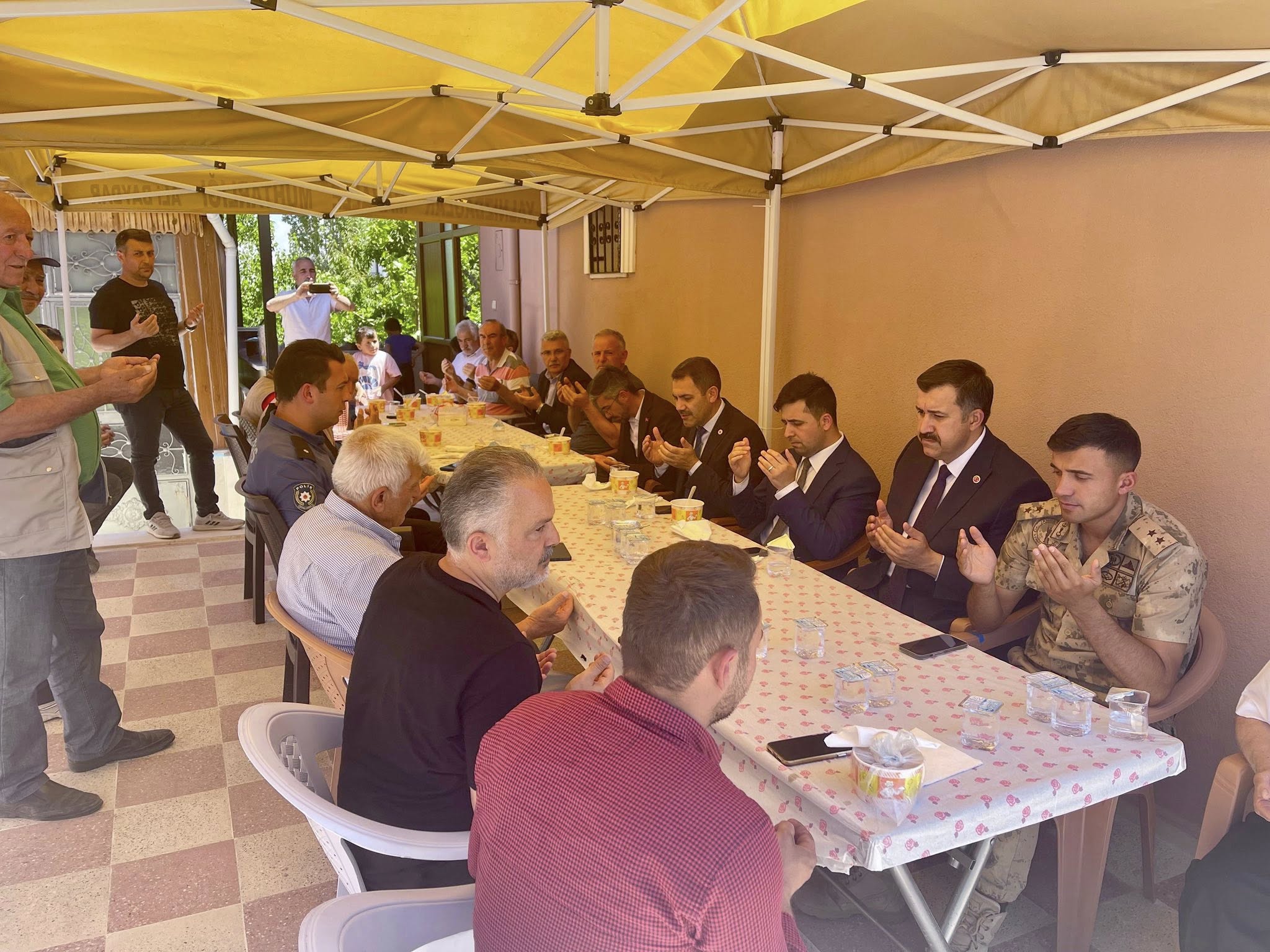 Suşehri'nde Vatandaşlara Aşure Dağıtıldı