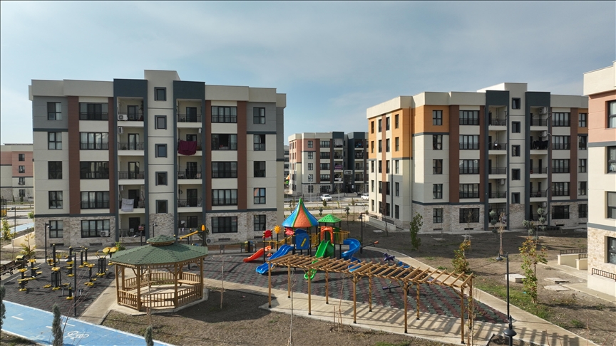 Haziranda 3 bin 731 konut hak sahiplerine teslim edildi