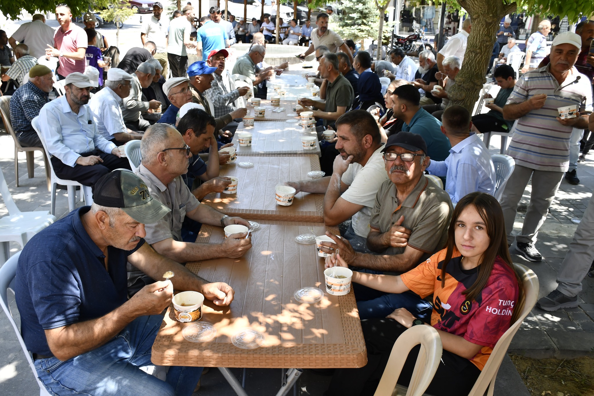 Gürün'de 3 Bin Kişiye Aşure Dağıtıldı