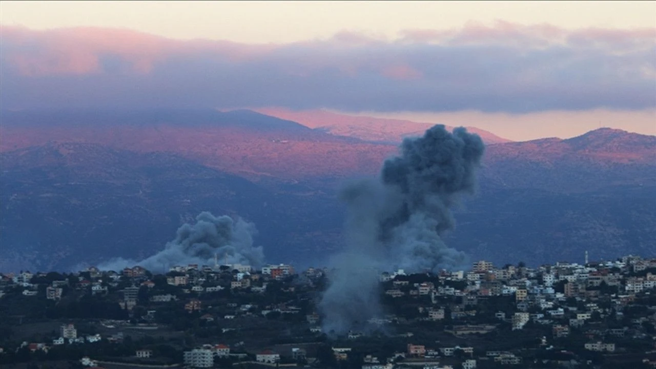 İsrail, Suriye'nin başkenti Şam'ı vurdu