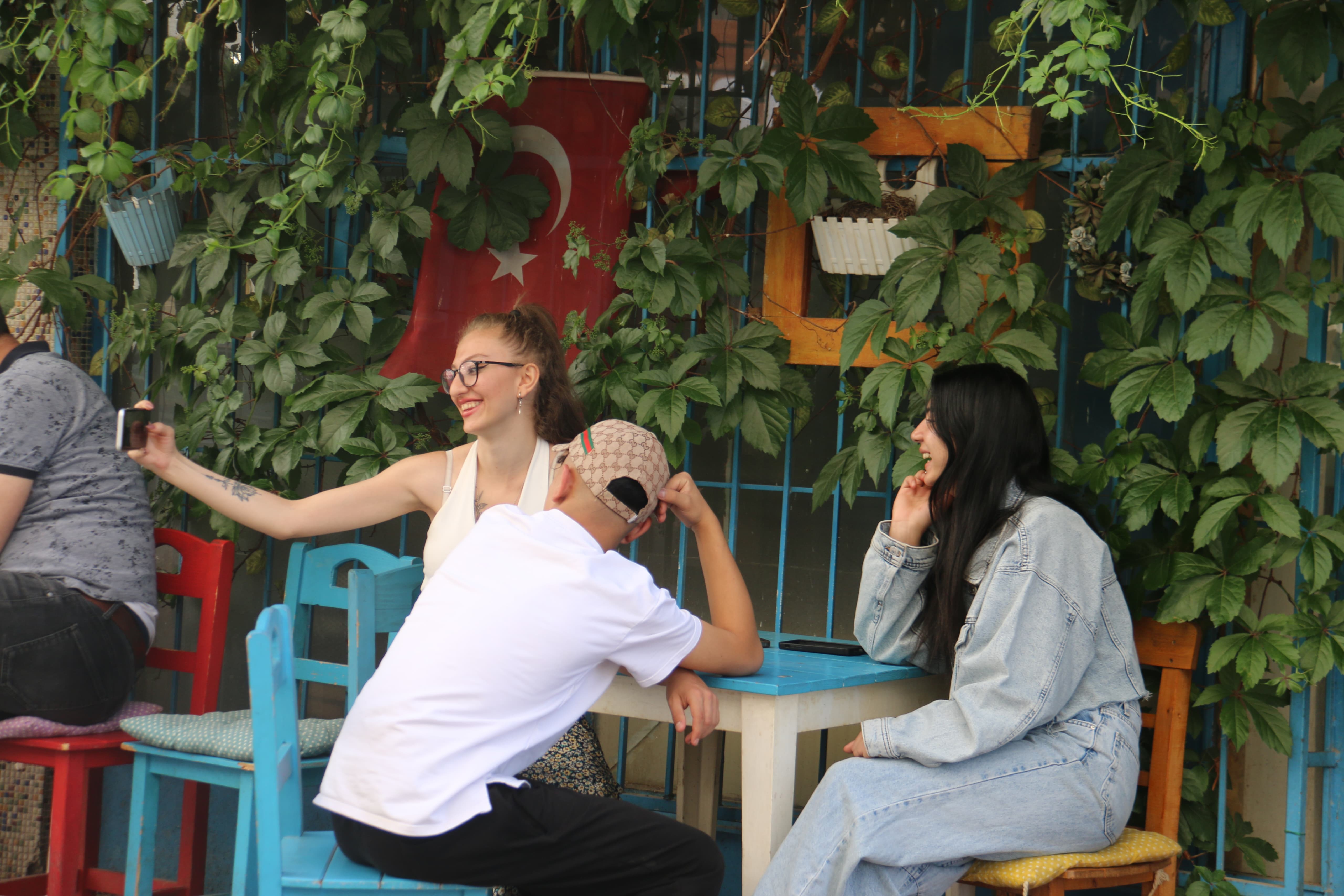 Sivas'ta Sarmaşık Kaplı Kafe Dikkat Çekiyor