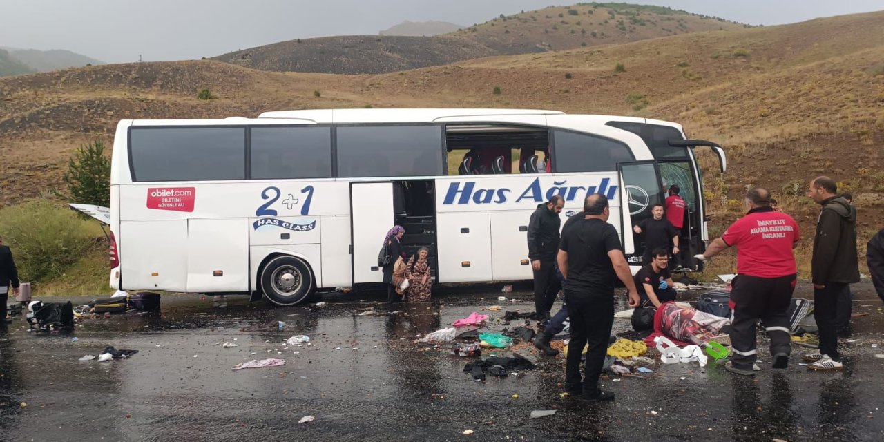 Son Dakika: Sivas'ta Otobüs Kaza Yaptı, Ölü ve Yaralılar Var