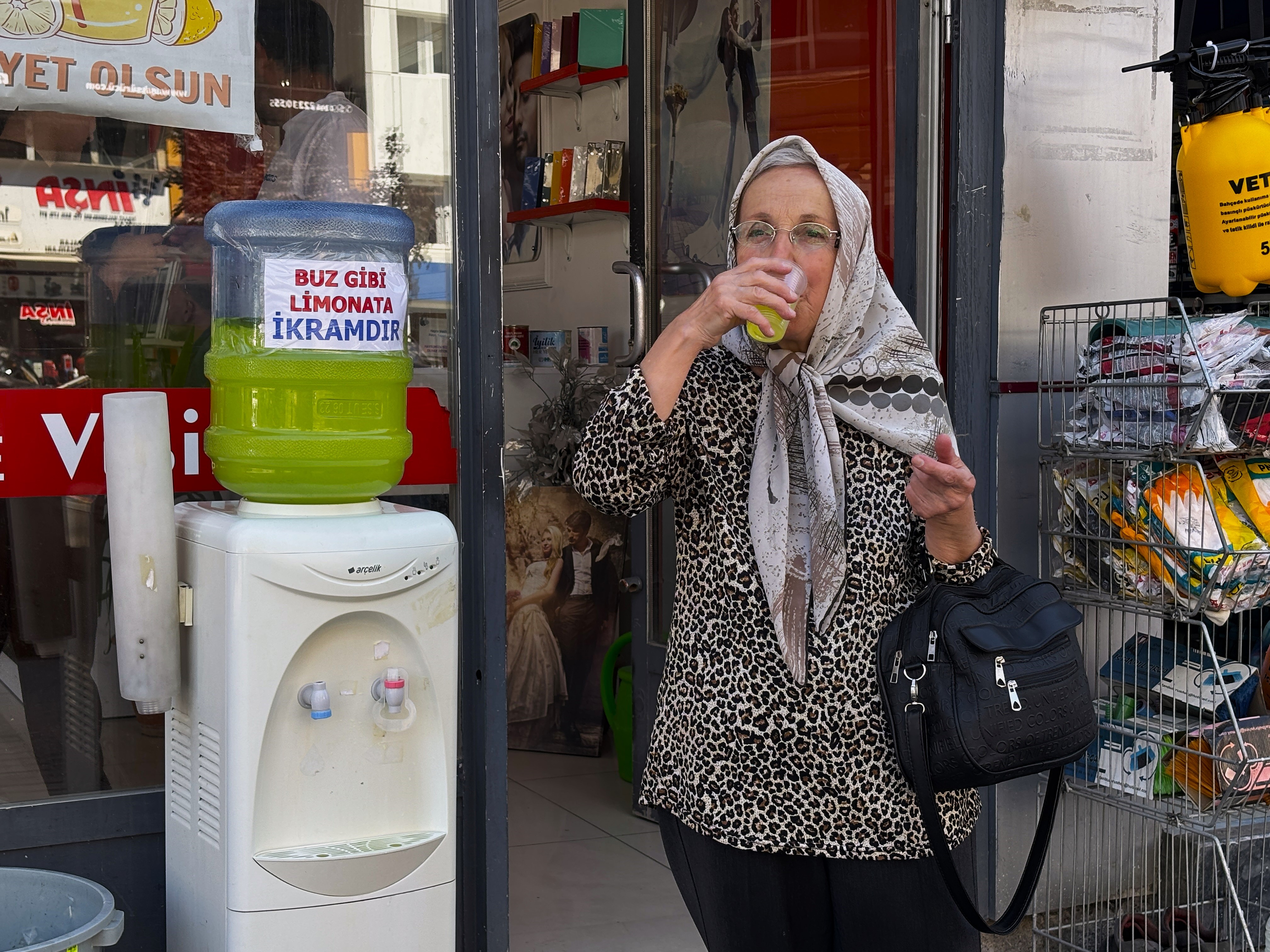 Sivas'ta Vatandaşa İkram