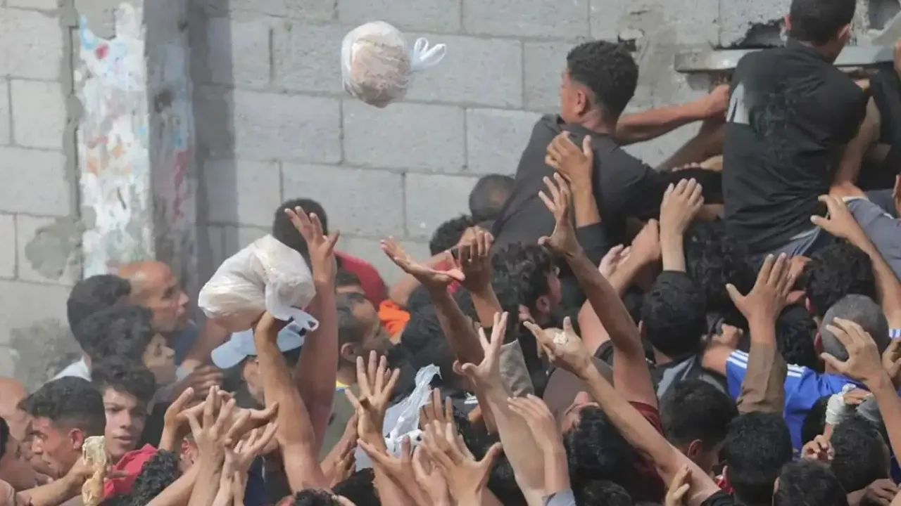 Gazze’de 2’si çocuk 5 kişi daha açlıktan öldü