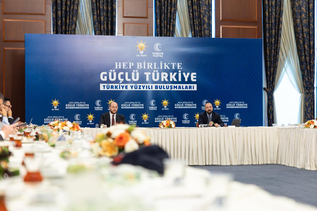 AK Parti Sivas'ta Sahaya İniyor