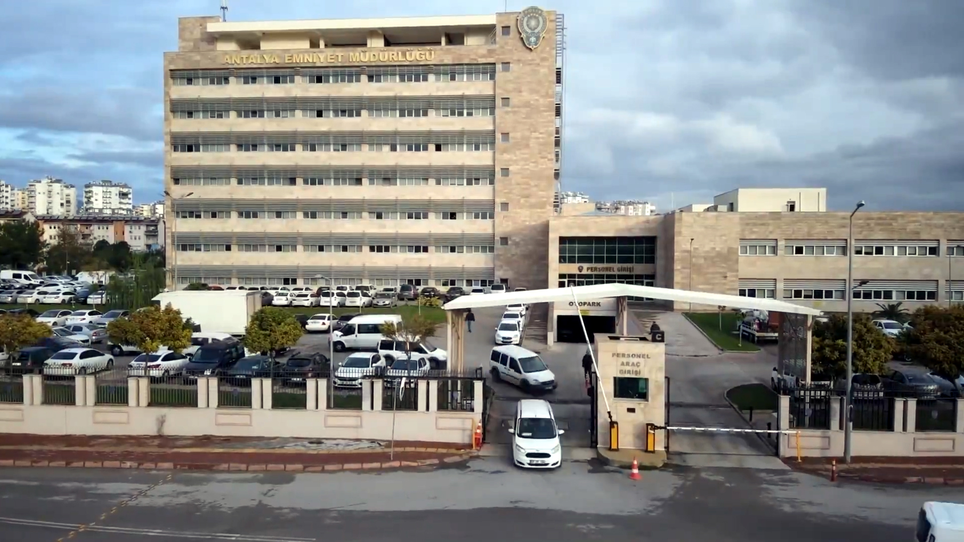 31 ilde 'Nitelikli dolandırıcılık' operasyonu: 102 tutuklama