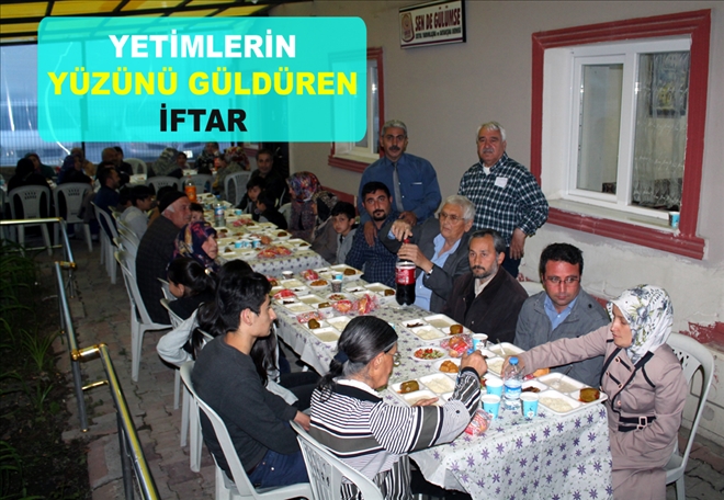 YETİMLERİN YÜZÜNÜ GÜLDÜREN İFTAR