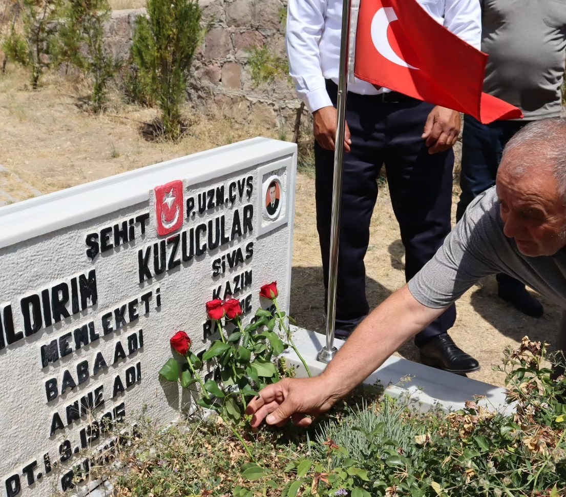 Sivaslı Şehit Mezarı Başında Anıldı