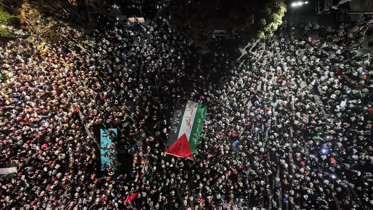 “Gazze’ye Umut Işığı Ol” yürüyüşüne yoğun ilgi