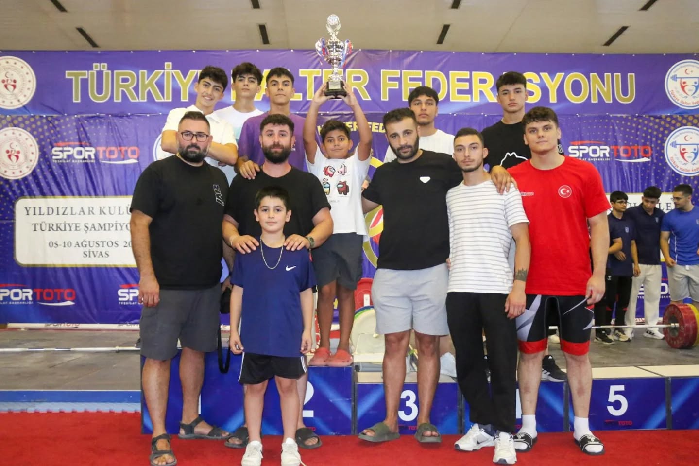 Sivaslı Halterciler Türkiye Şampiyonasında Zirveye Oynadı