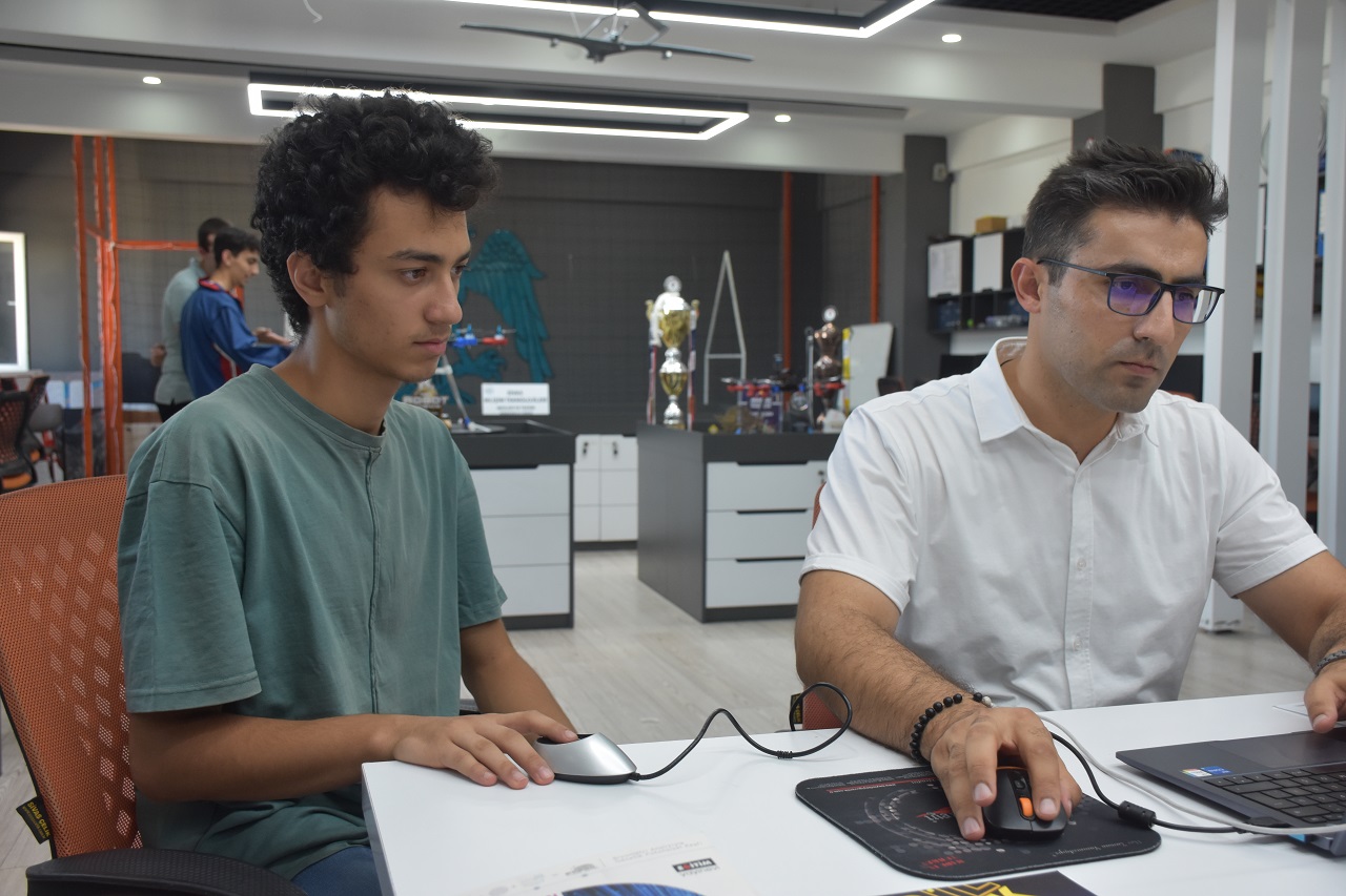 Sivas'ta Parmak İzinden Yetenek Analiziyle Doğru Üniversite Seçimi