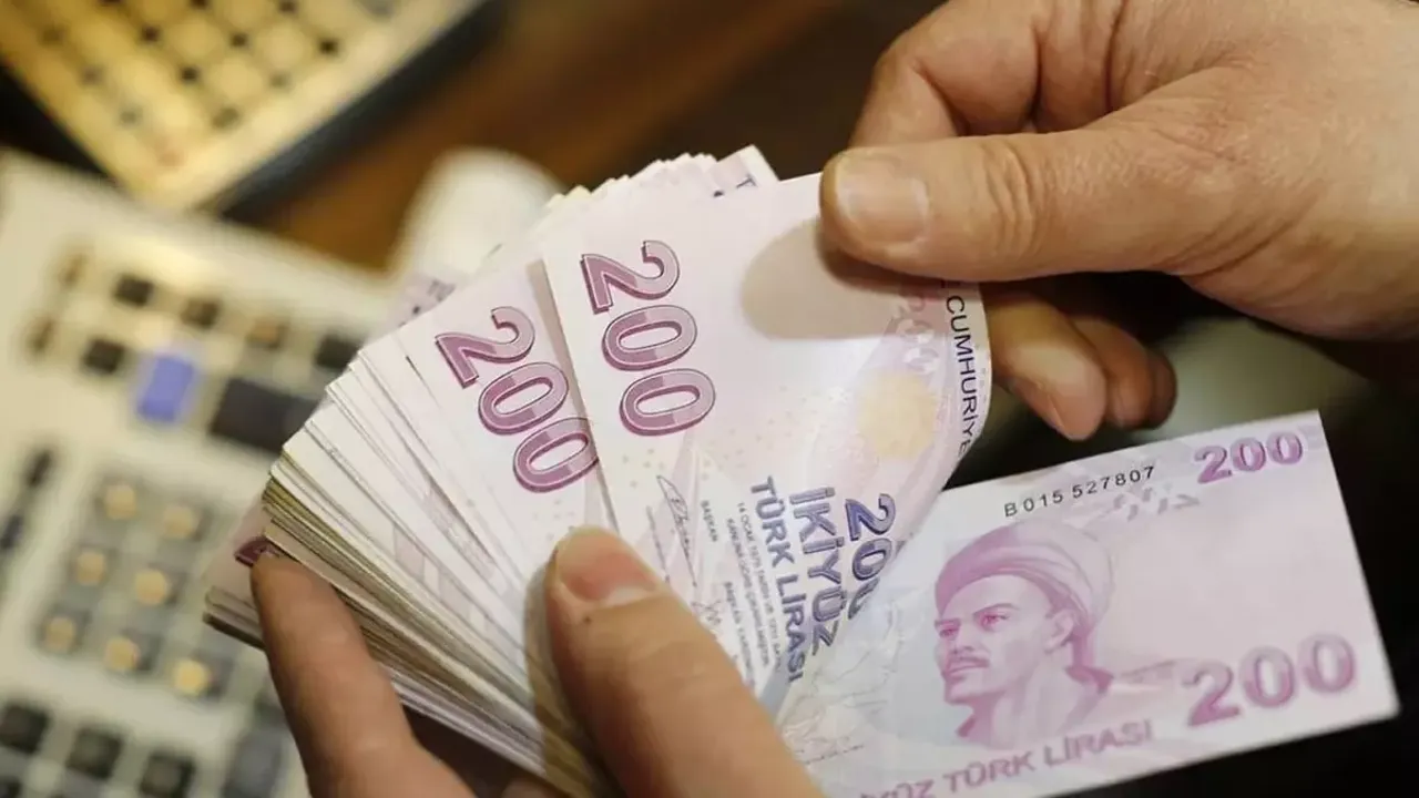 Hükümetin zam teklifine Memur-Sen'den ret