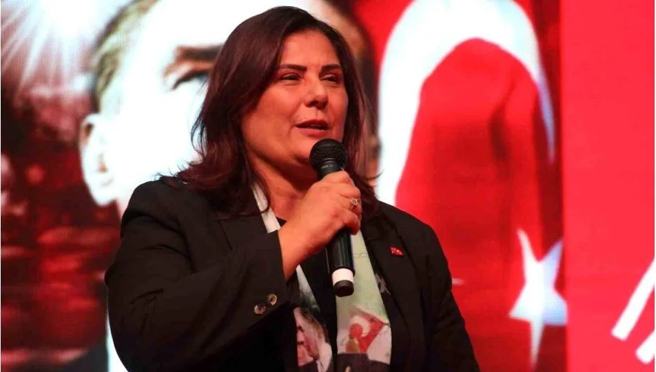 Özlem Çerçioğlu CHP’den İstifa Etti