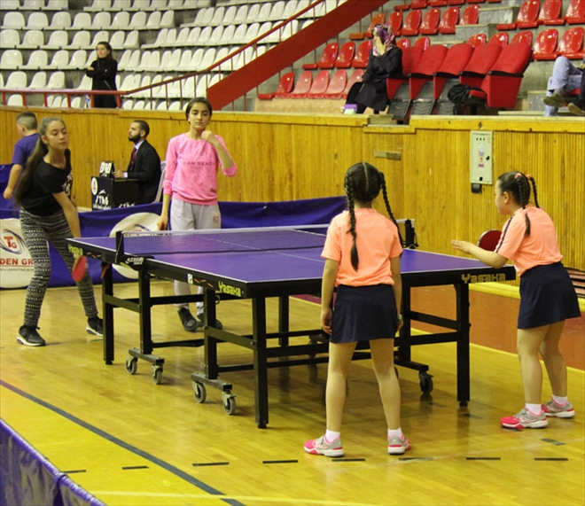 KÜÇÜKLER MASA TENİSİ SONA ERDİ