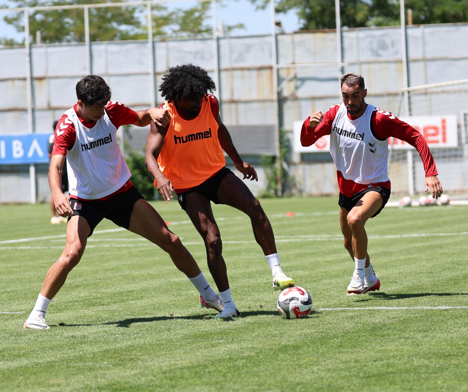 Sivasspor'dan Kadroya Yaş Ayarı