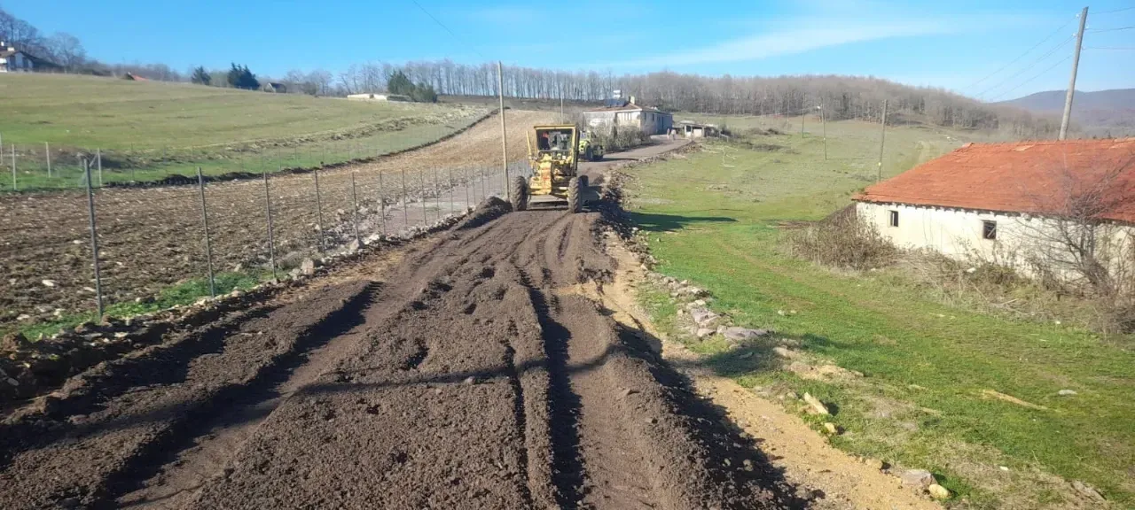 Sivas’ta Köy Yolları Modernleşiyor