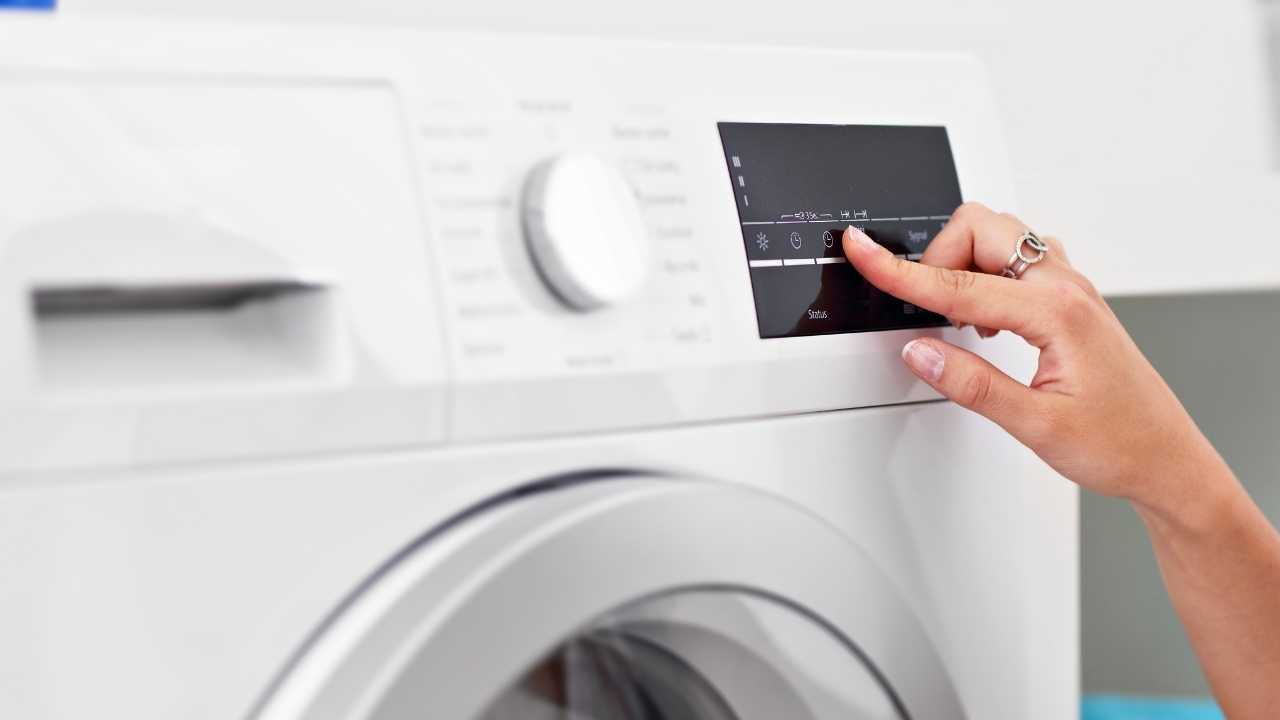 Çamaşır makinesinde ütü yapan düğme! Çoğu kişi bilmiyor