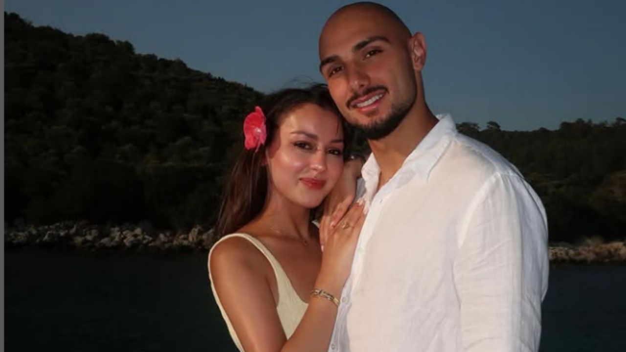 Ahmet Kutucu sevgilisi Asena Atalar ile nişanlandı!