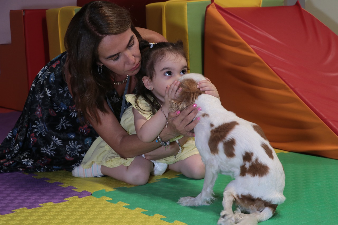 Özel gereksinimli çocuklara hayvanlarla terapi